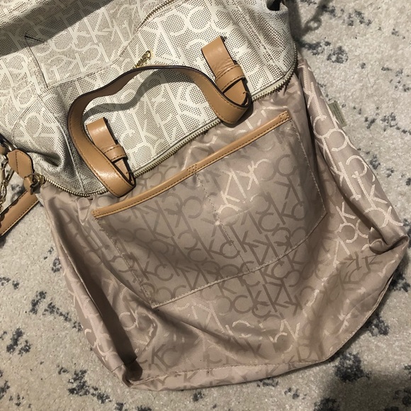 Calvin Klein Cream Handbag and Crossbody Bag - Picture 7 of 7